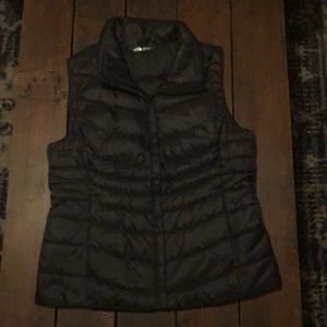 Black north face vest